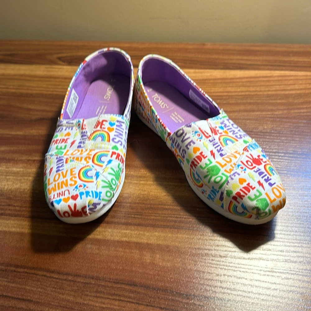 Barely worn Toms
